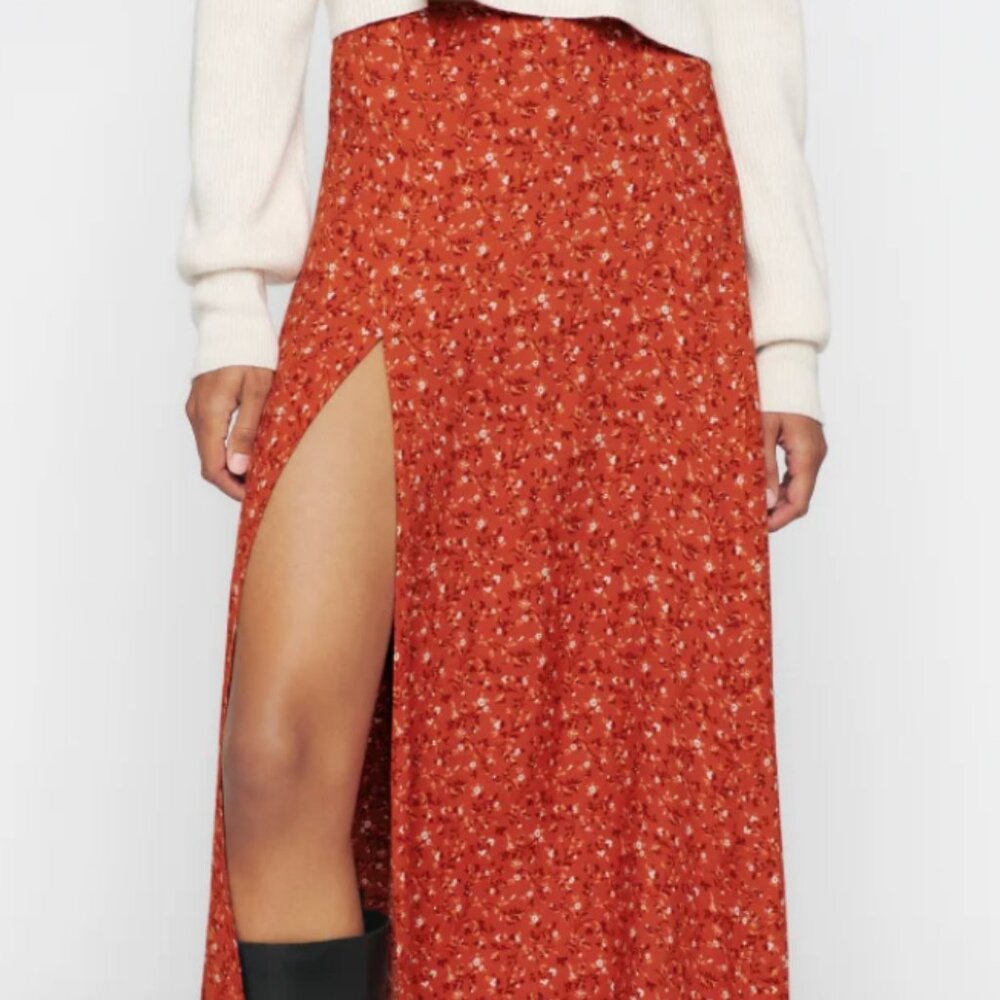Reformation zoe skirt in size 0